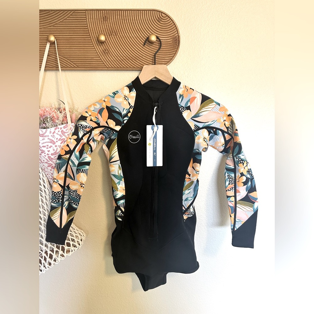 O’Neill Women's Bahia 2/1mm Full Zip Long Sleeve Surf Suit Size 6 NWT